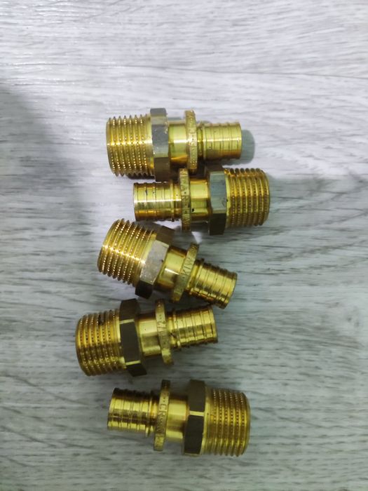 Латунный фитинги REHAU