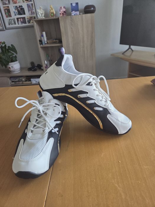 Нови мъжки маратонки 44