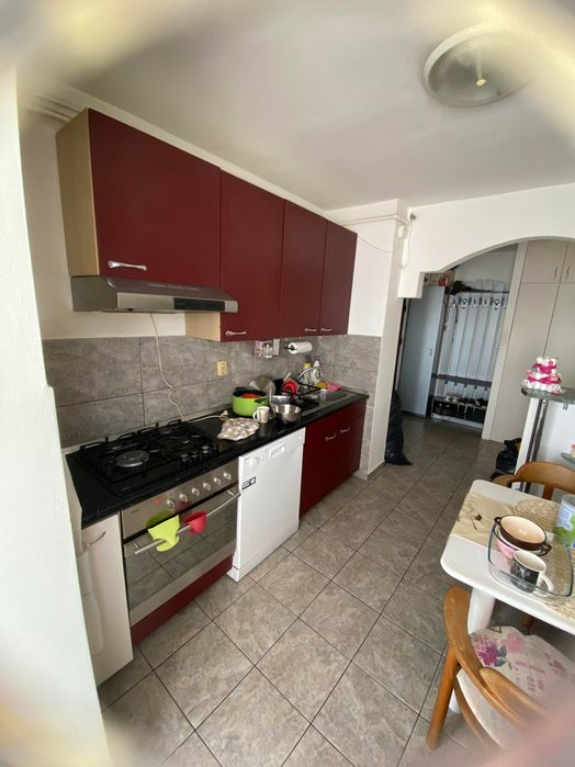 Vand apartament cu 2 camere