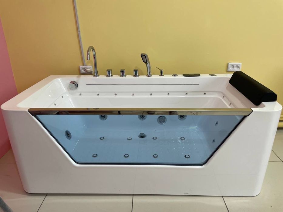 Гидромассажная Ванна для врозлих и детей
