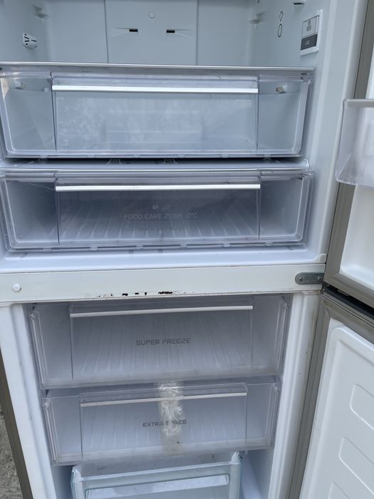 Vand frigider Ariston Hotpoint