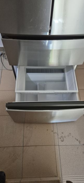 Хладилник с дефект  Heier -499лв.