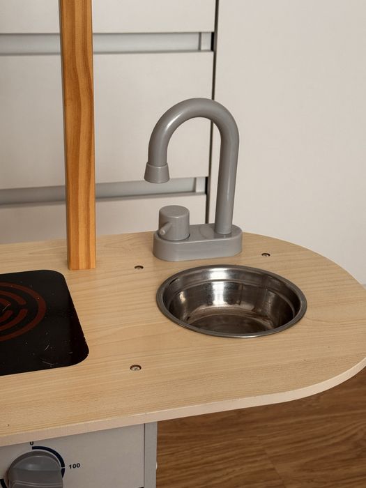 Детская кухня деревянная