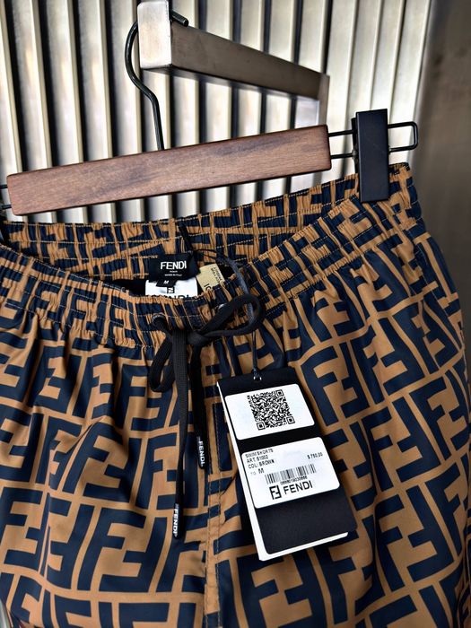 Мъжки бански различни модели