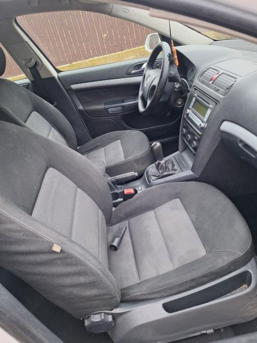 Vând skoda octavia2!