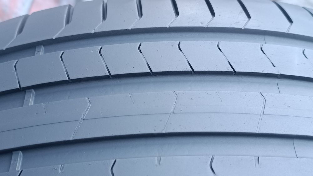 255/35/20 Pirelli