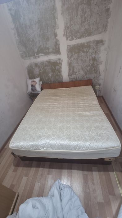 Продам матрас 1.6×2