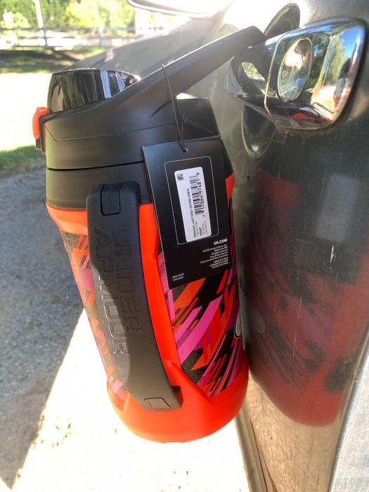 Under Armour • USA • 2Liter