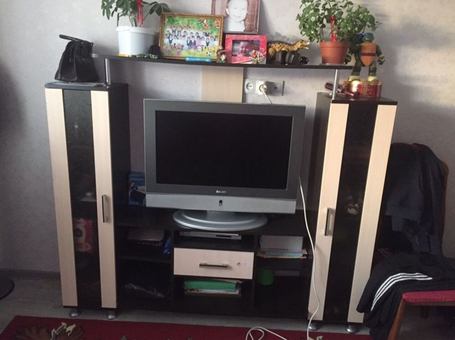 Шкаф белый с зеркалом