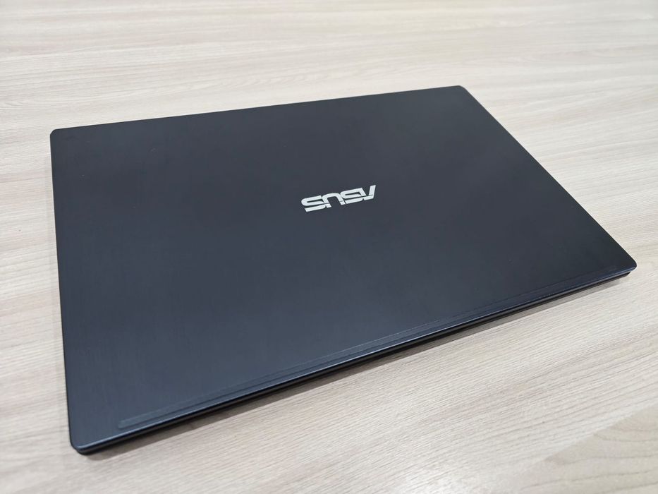 ASUS, 4-х ядер, RAM 8Gb, SSD 256Gb, Full HD IPS