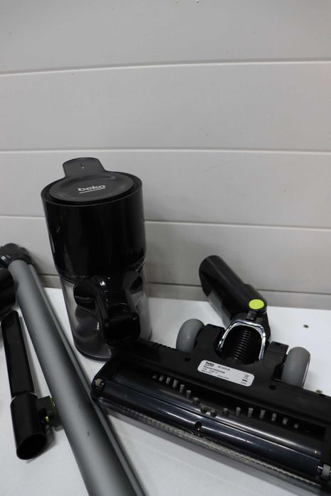 Безжична прахосмукачка Beko Vega VRT51225VB, черна, 150 W, 0,6 литра