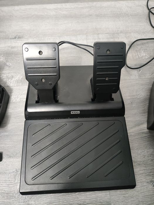 Vând volan hori apex ps5,PS4,PC stare impecabilă!