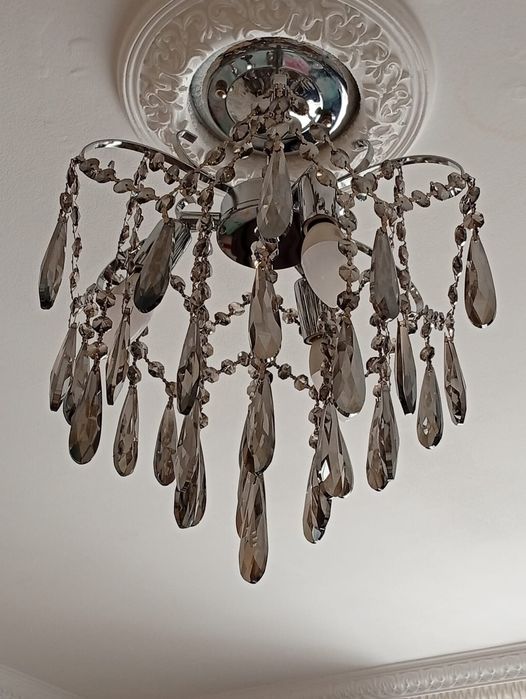 Продам люстру хрустальную