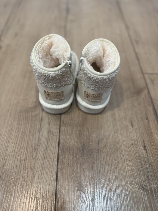 Продам детские угги