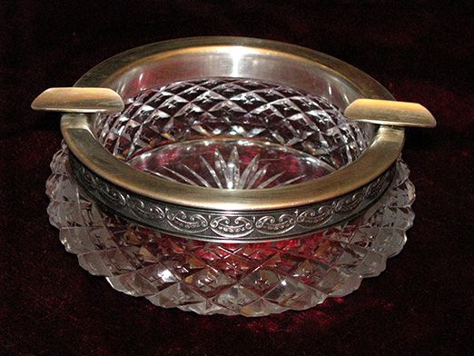 Пепельница хрустальная с ободком из серебра 875 пробы