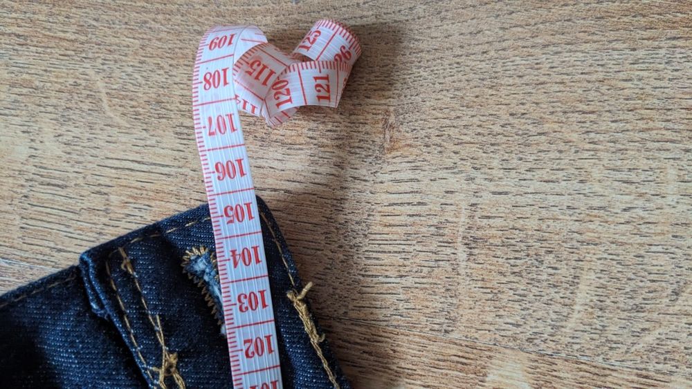 Geaca de blugi ca nouă purtata de cîteva ori este potrivită pentru cineva cu  înalțimea de 1.70-1.75 m.preț 80 lei prețul este fix