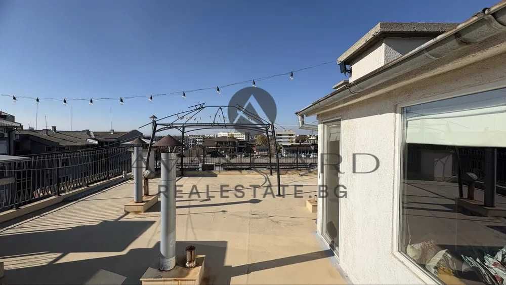 Продава се Тристаен апартамент в Пловдив, Кючук Париж - 200 кв.м за 1097 €/кв.м - Снимка #7