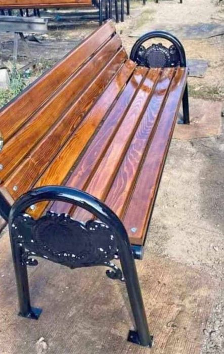 Fac bănci pe comanda