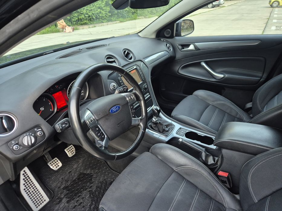 Ford Mondeo mk4 2.0 tdci euro 5 an 2013  Navigație mare color
