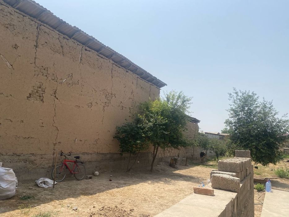 Uy sotiladi 11 sotik