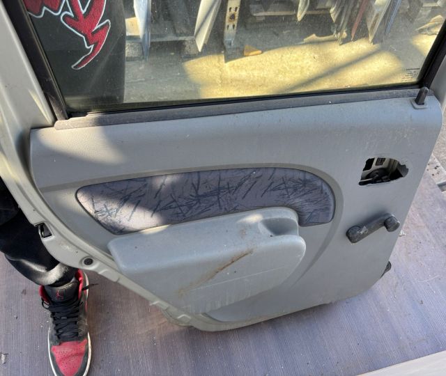 Usa spate stanga Dacia Logan prima generatie