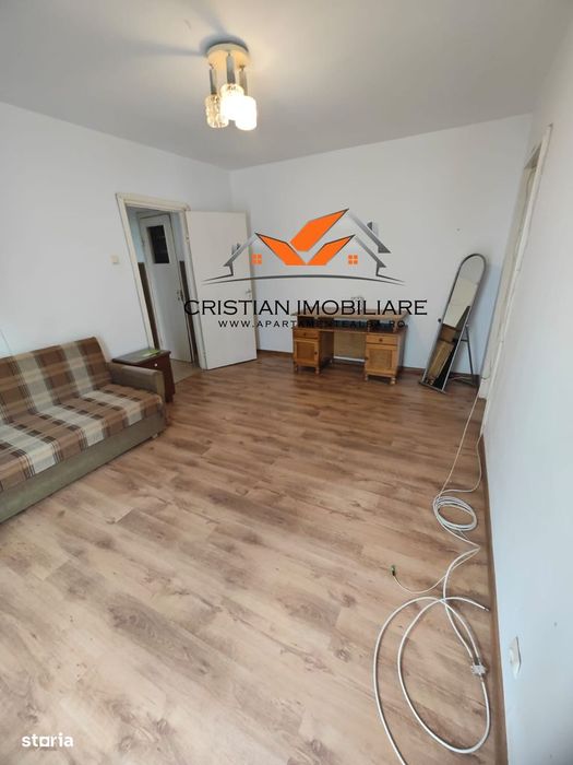 Apartament 3 camere, etaj 1, Cetate!