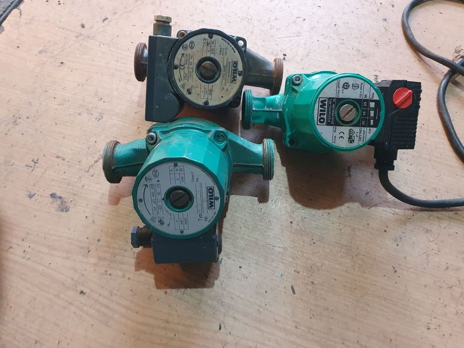 Продавам помпи за парно