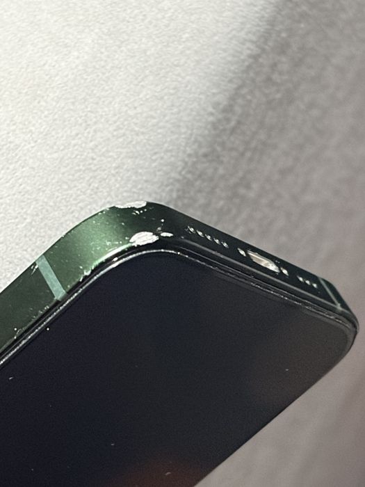 Продам iPhone 13