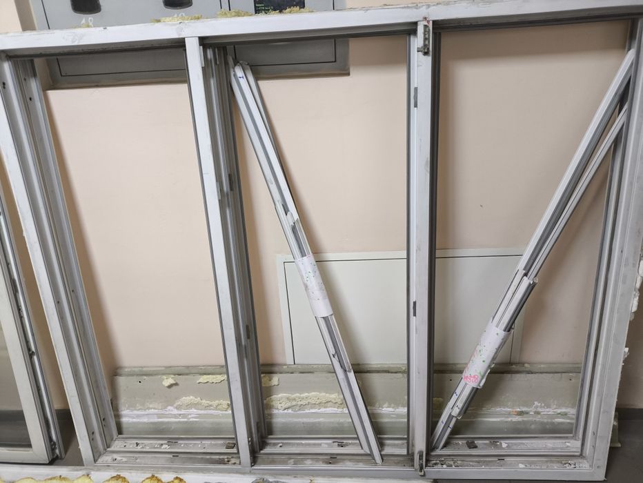 Продам окна б/у 60000