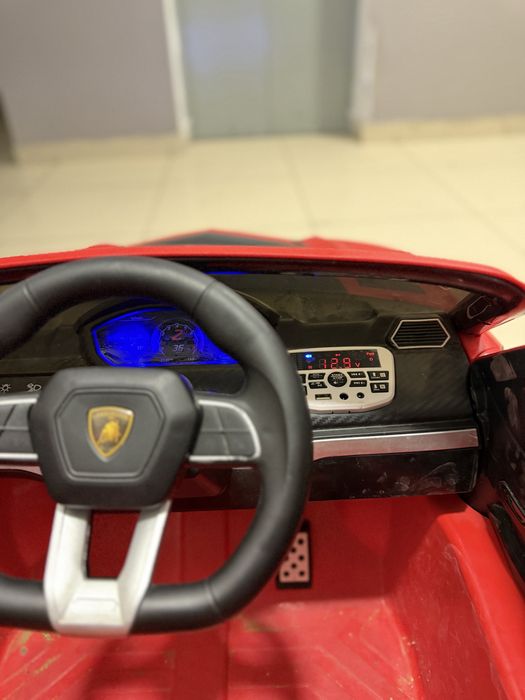 Продаю детский электромобиль Lamborghini