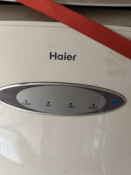 Продава се колонен климатик Haier – мощен, професионален клас