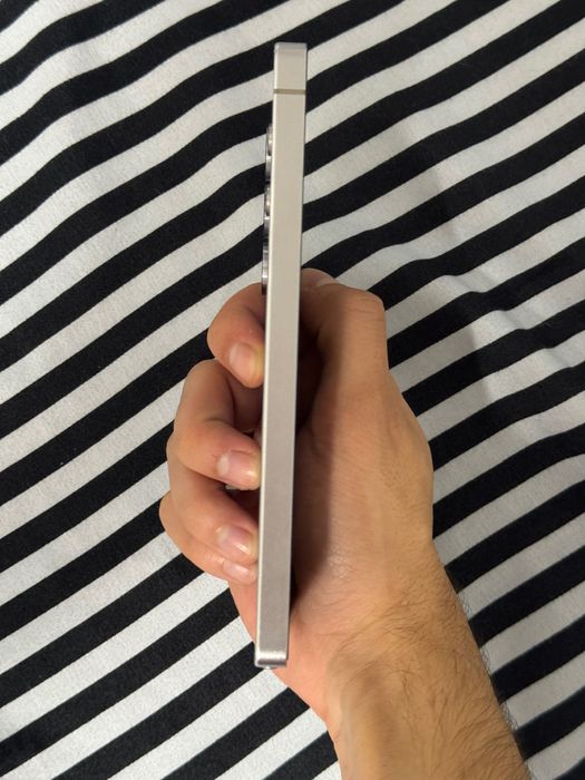 Vând Samsung S25 Ultra