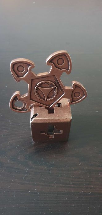 Puzzle metalic Hanayama Huzzle Cast