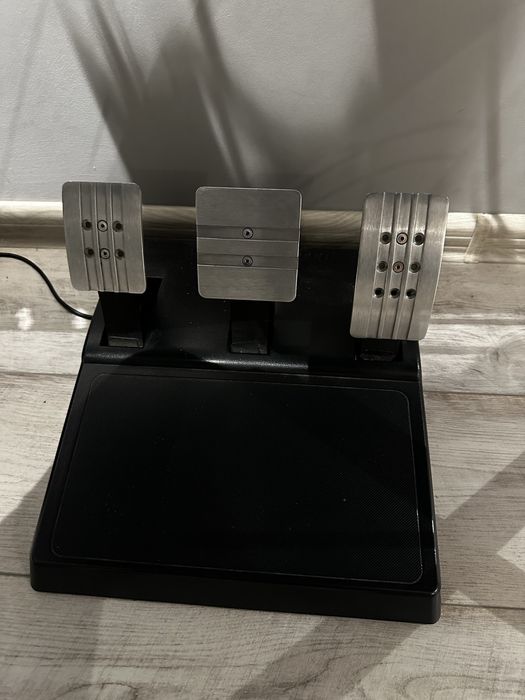 Thrustmaster T300 и шифтър TH8A