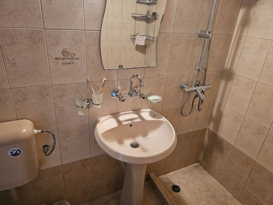 Продава се Четиристаен апартамент в Варна, Окръжна болница - 99 кв.м за 2021 €/кв.м - Снимка #8