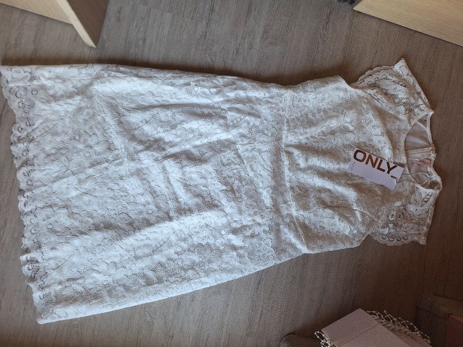 Бяла къса рокля Only