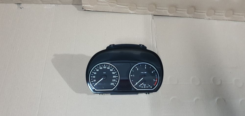 Ceasuri bord bmw seria 1 e87 e81 2.0d 1024952-44