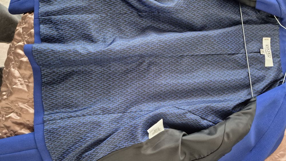 Sacou albastru , in stare foarte buna