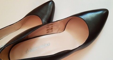 Pantofi negri din piele naturală, de damă