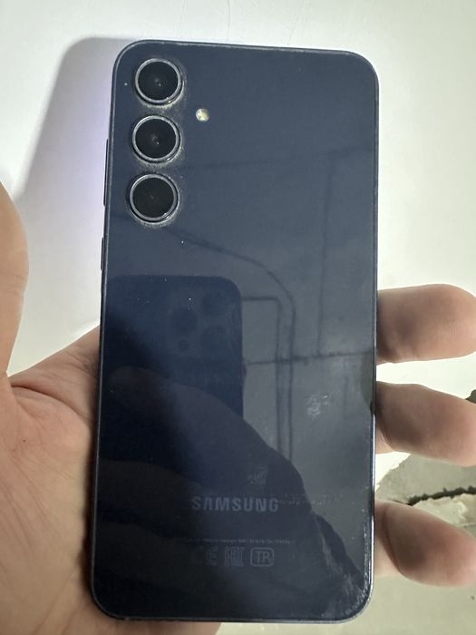 Продам телефон самсунг а 35