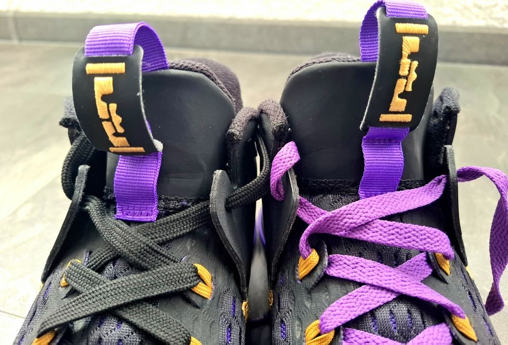 Оригинални маратонки NIKE