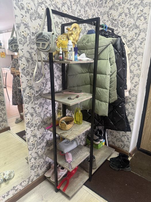 продам вешалку в хорошем состоянии