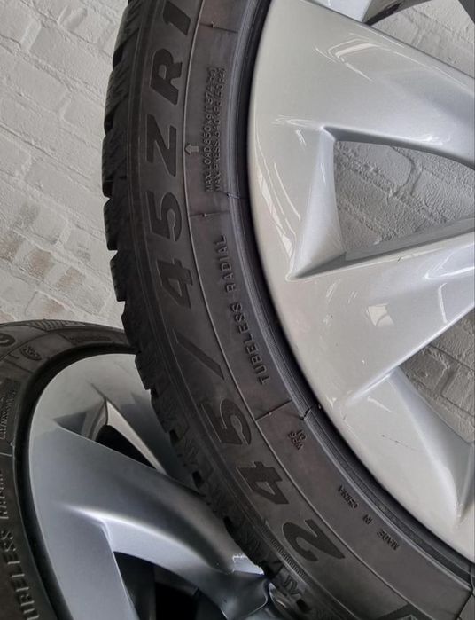 Tesla model s джанти 19 със зимни гуми