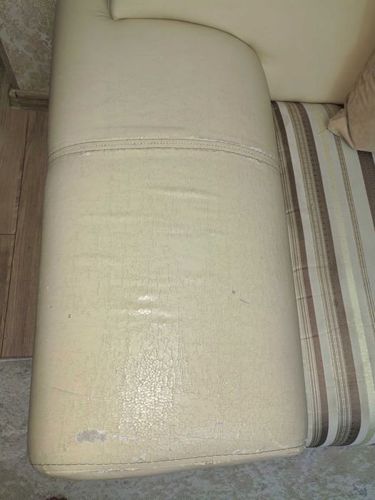 Продам диван углавой