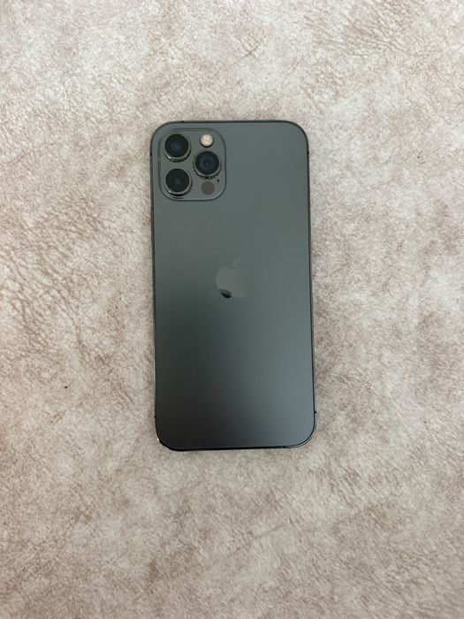 iPhone 12 Pro 128 GB Graphite– като нов, пълен комплект, от оператор