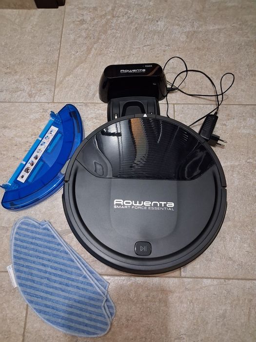 Aspirator robot Rowenta cu functie de spalare