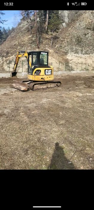 Închirierii,  Lucrari cu Excavator, Executam orice lucrare de săpături,nivelări, terasamente, branșamente ,cât și transport marfa și basculabil