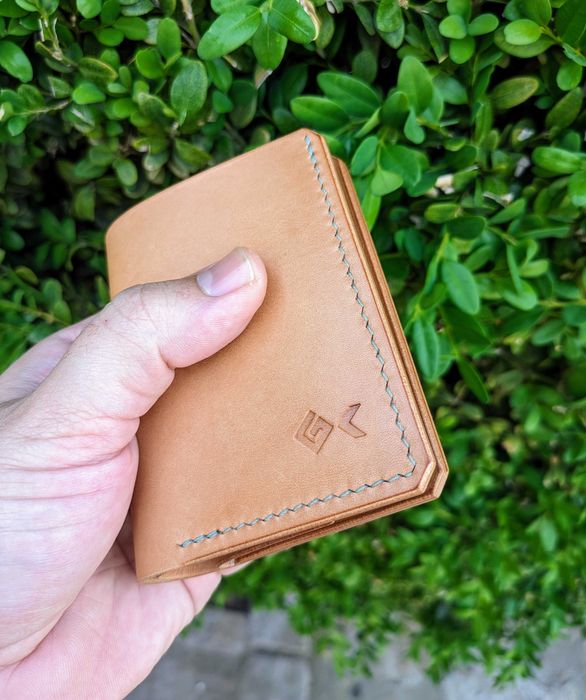 Портфейл от натурална и marbled растително дъбена телешка кожа