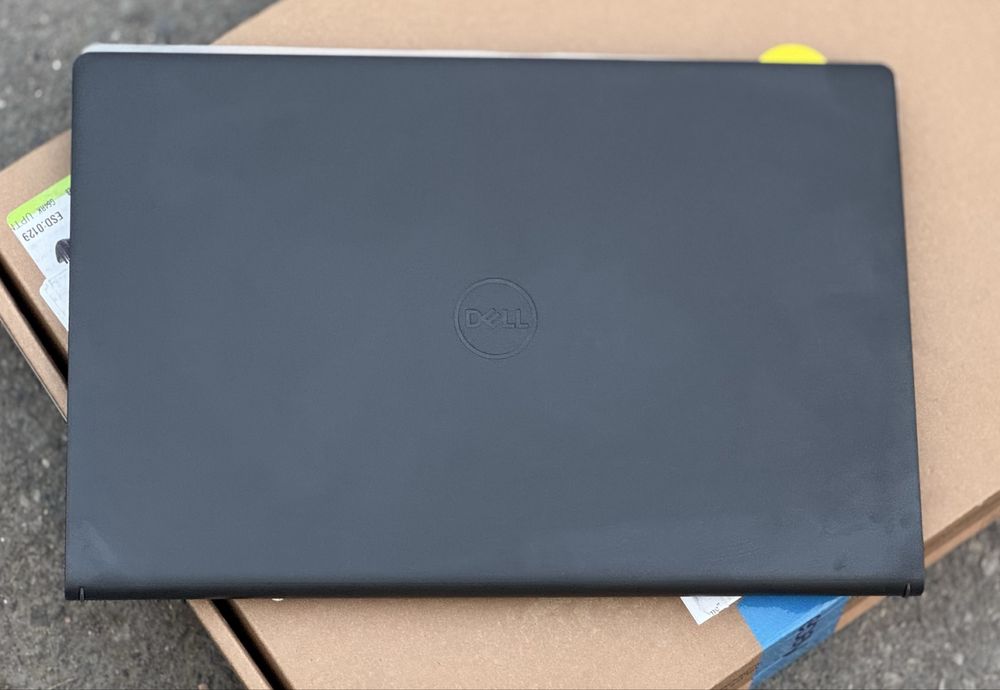 НОВ!!! Лаптоп DELL Inspiron 3535, 15.6" Full HD, AMD Ryzen™ 5 7520U