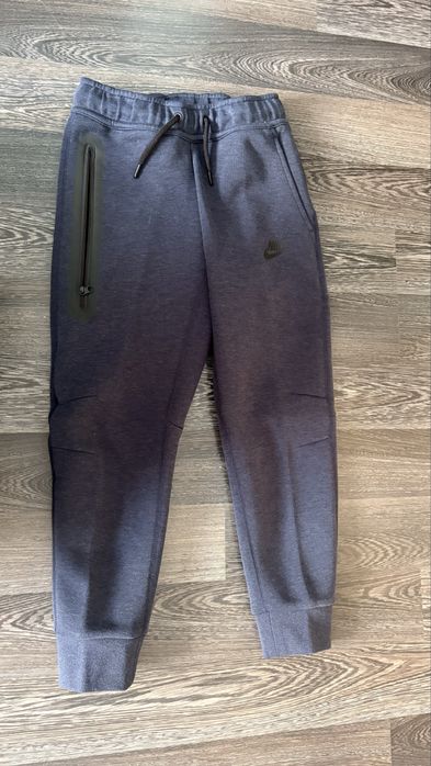Долнища Nike tech 128 Нови